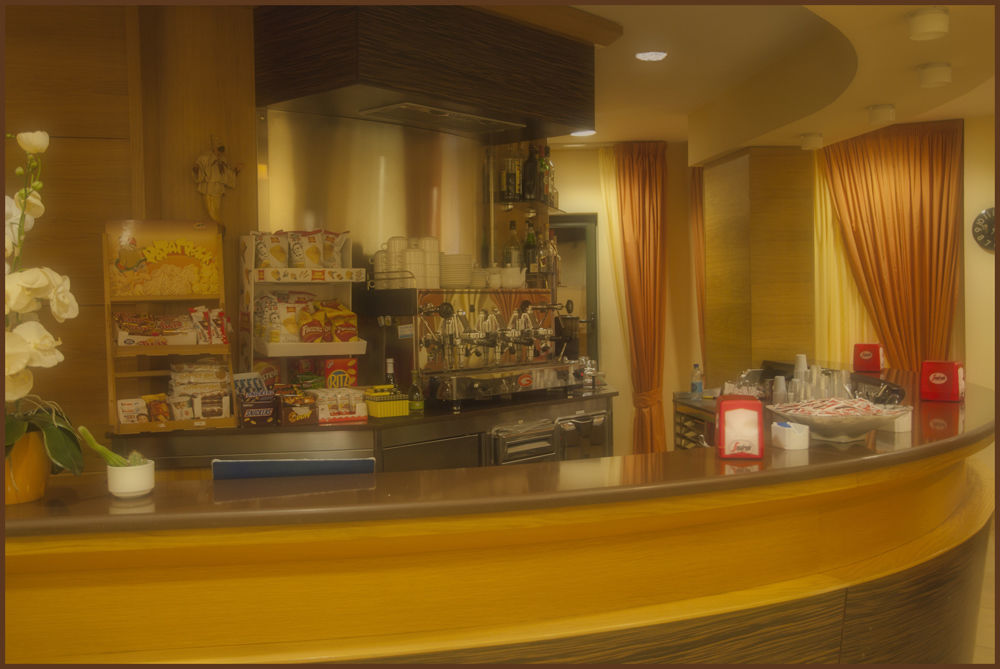 City Hotel 카소리아 외부 사진