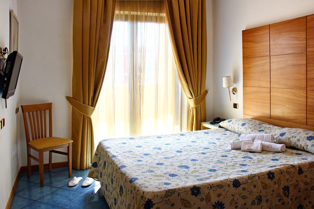 City Hotel 카소리아 외부 사진