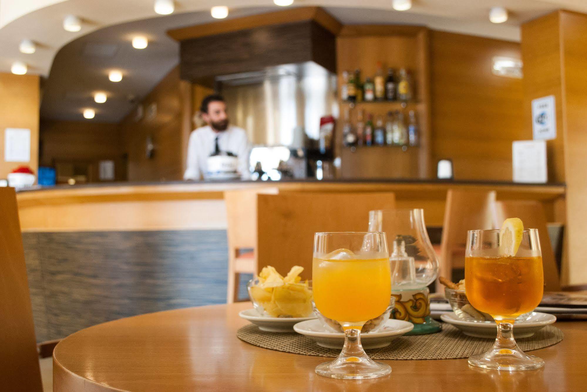 City Hotel 카소리아 외부 사진